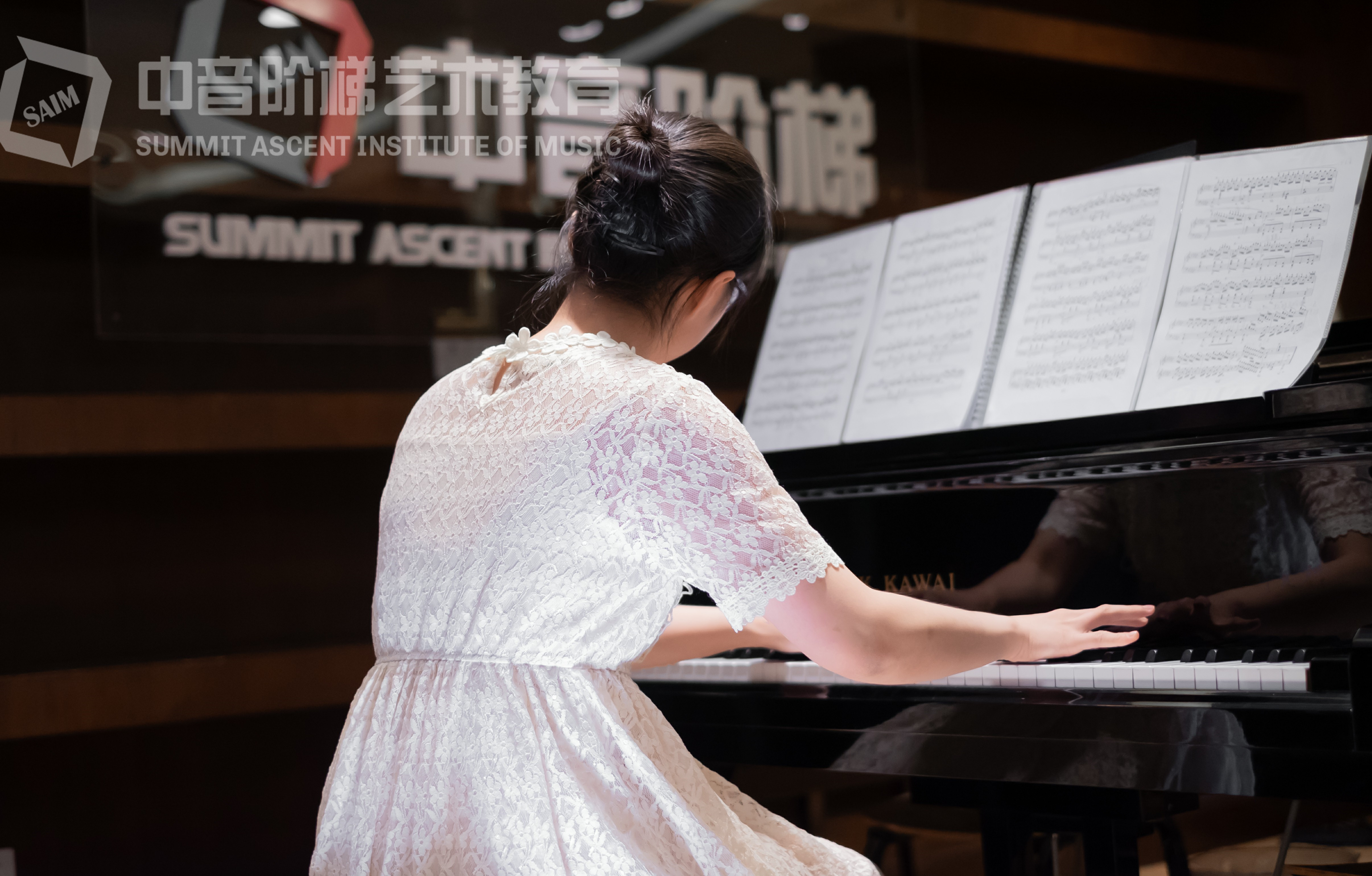 一台钢琴大概要多少钱？