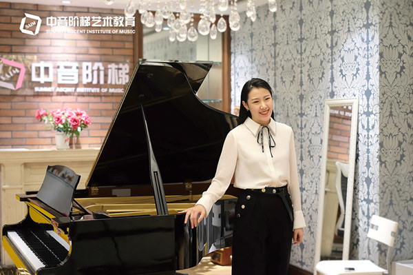 学钢琴弹练习曲有什么重要性？