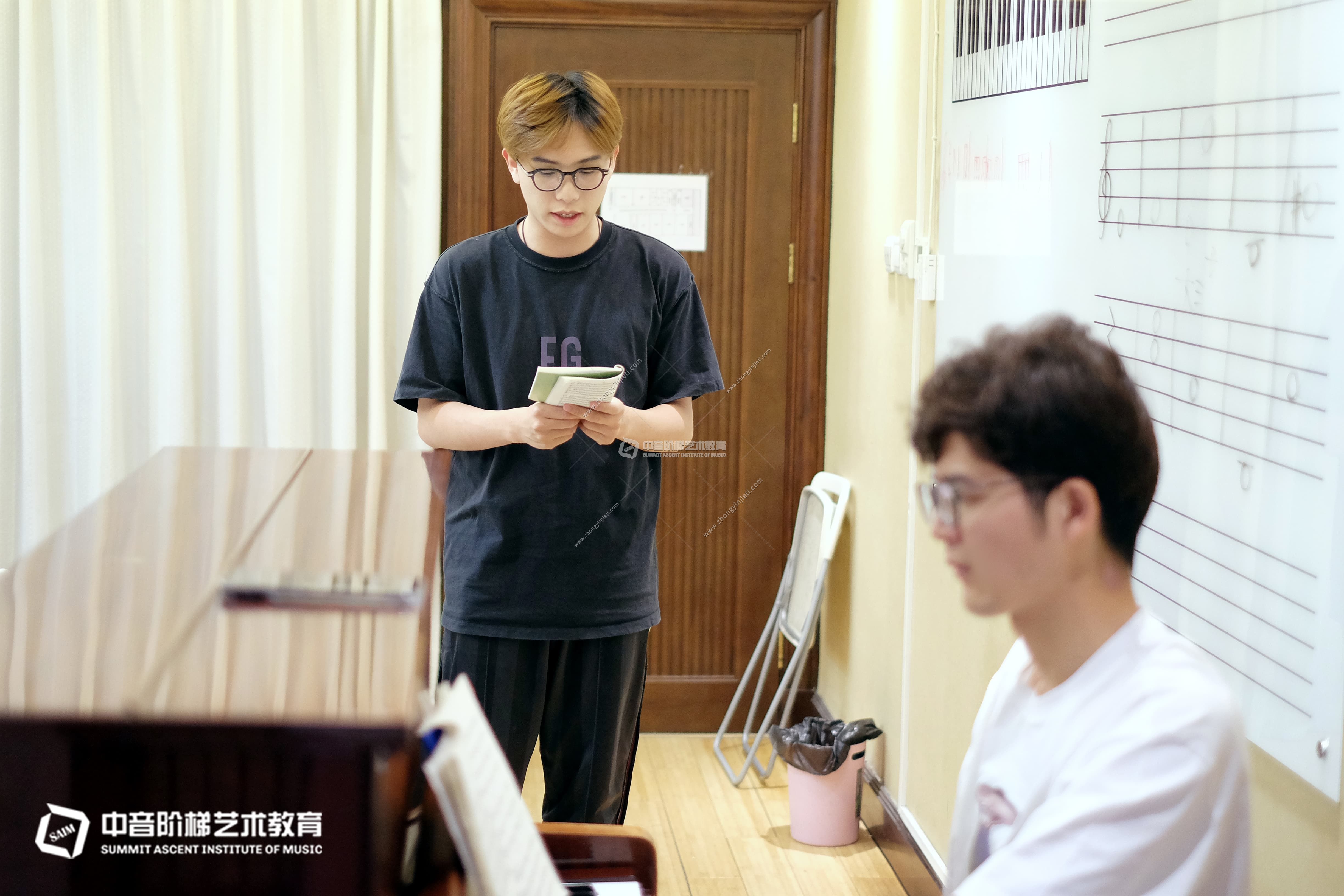 线上声乐培训一对一学唱歌都需要具备哪些条件？