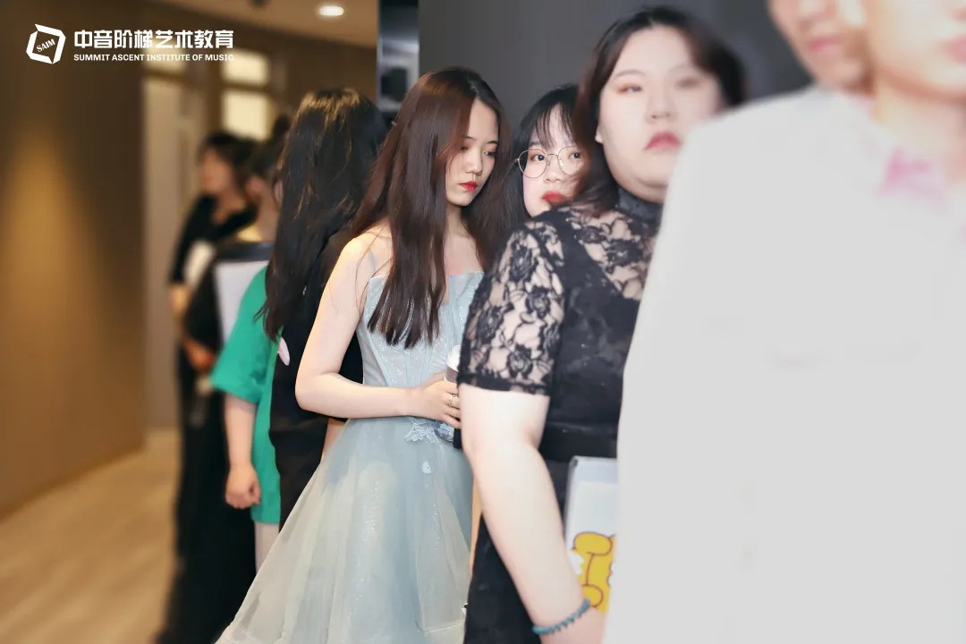 声乐艺考考试内容有什么？高三学声乐艺考来得及吗？