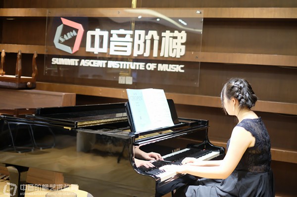 如何选择钢琴培训机构 学钢琴一对一多少钱
