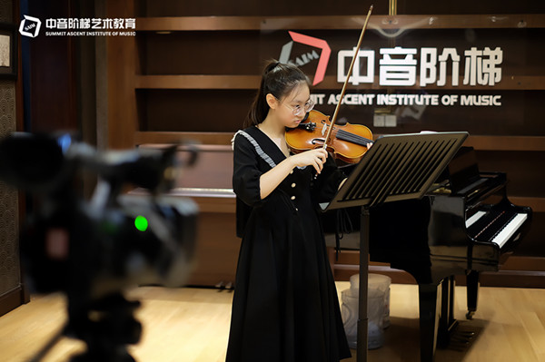 通过艺考辅导音乐走进高等学府