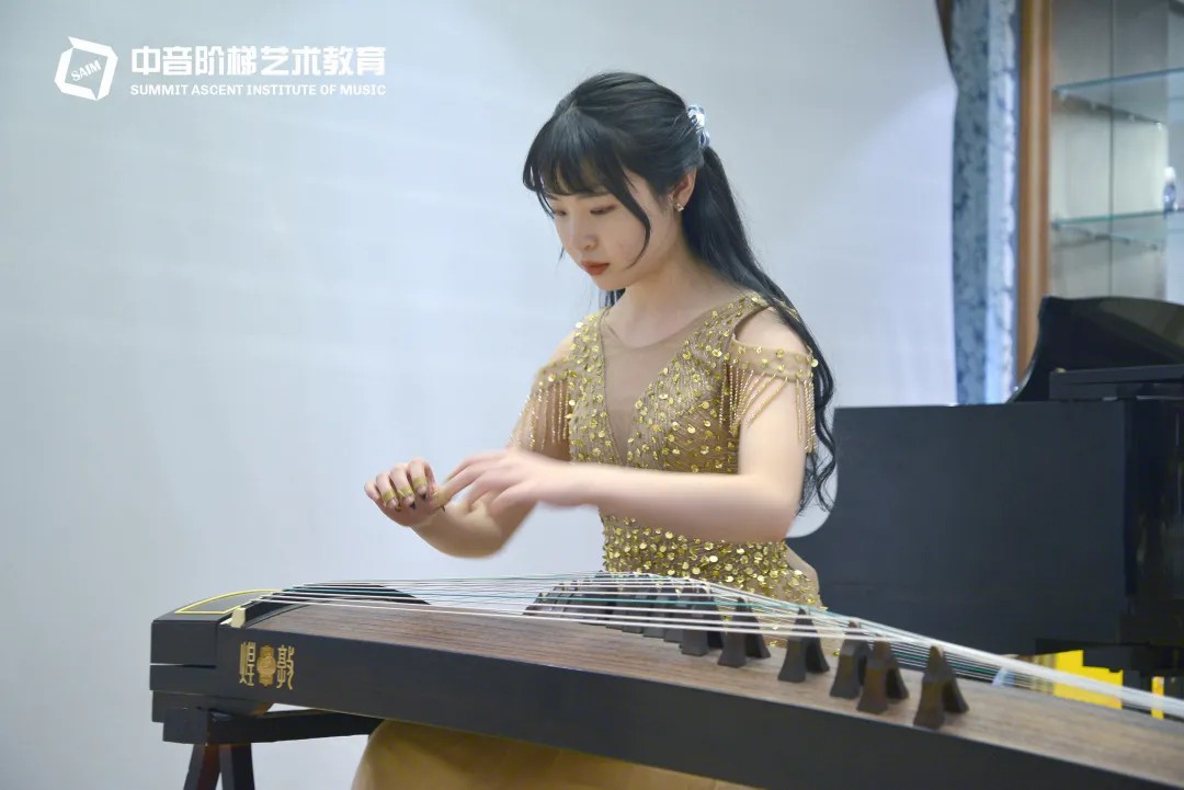 古筝培训班收费标准是什么？开古筝培训班需要办理什么证件？