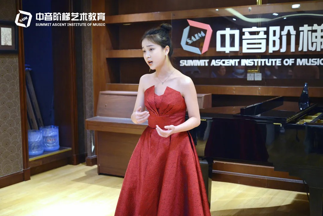 唱歌培训学校收费是多少？声乐艺考的考试要求有哪些？