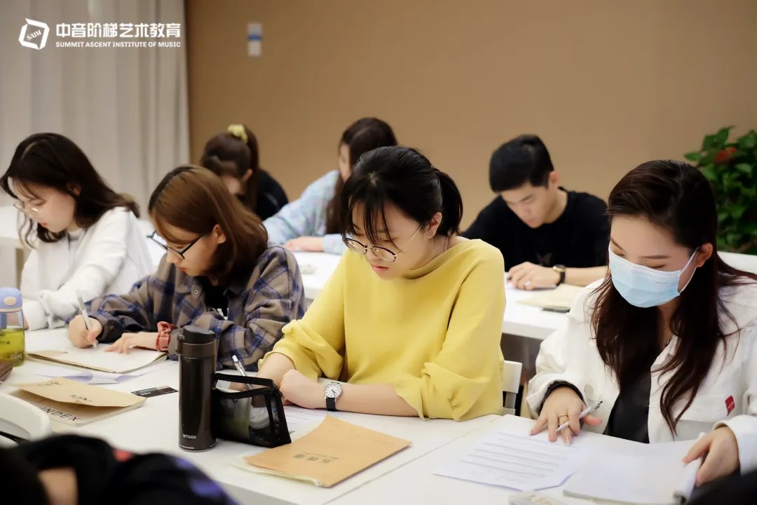 音乐学专业学声乐吗？音乐学专业的就业怎么样？