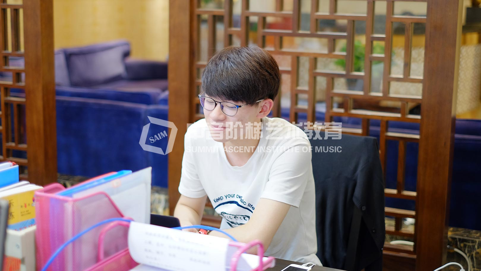 钢琴培训班一般多少钱？学钢琴的方法是什么