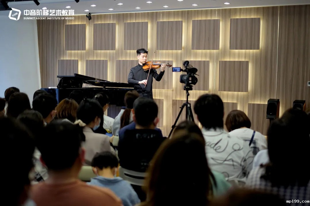 小提琴艺考集训学校该选哪家？小提琴艺考穿什么服装适宜？